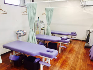 清潔感のある落ち着いた院内